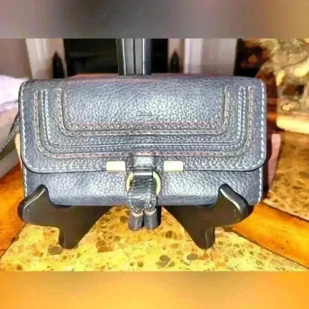 Chloé snap wallet in EUC